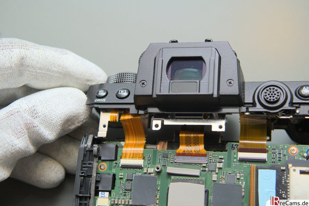 Fujifilm X-H2 - oberes Gehäuse entfernen