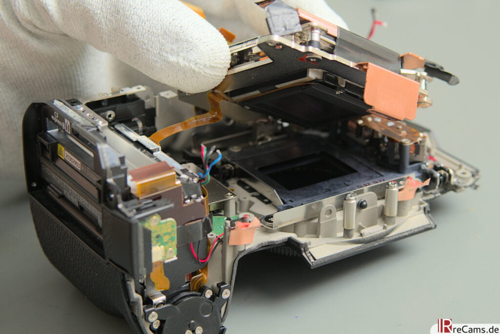Fujifilm X-H2 - IBIS Einheit mit Sensor entfernen