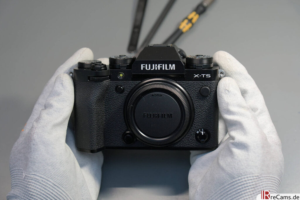 Fujifilm X-T5 - vista frontal